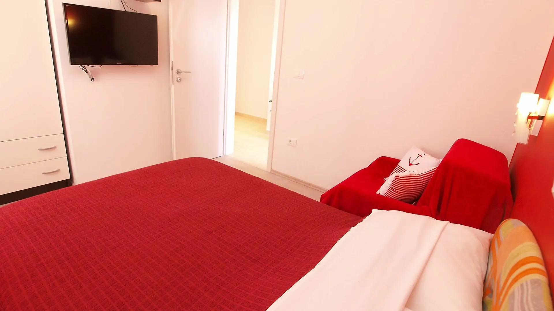 Apartments Vesna 1000 Pula Croatia